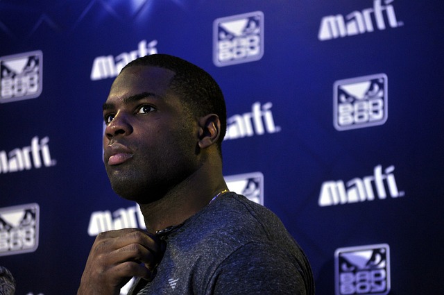 支持河南队，一河南球迷从航体骑三轮车前往足协杯决赛地苏州