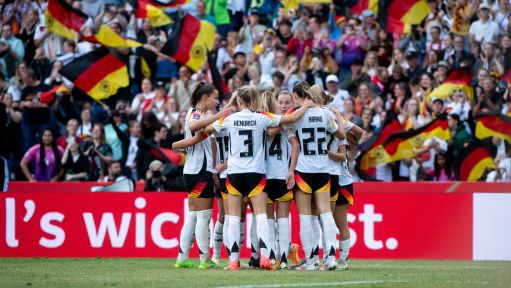 解析国米中场名将，球迷怒斥到莱万为他点赞，双刃剑用好能成惊喜